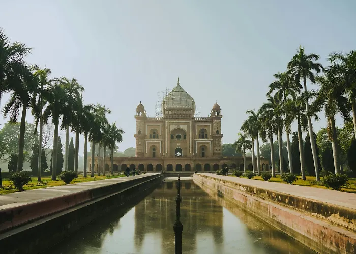 Hotel Preet Palace -5 Mints Walk From Nizamuddin Railway Station New Delhi