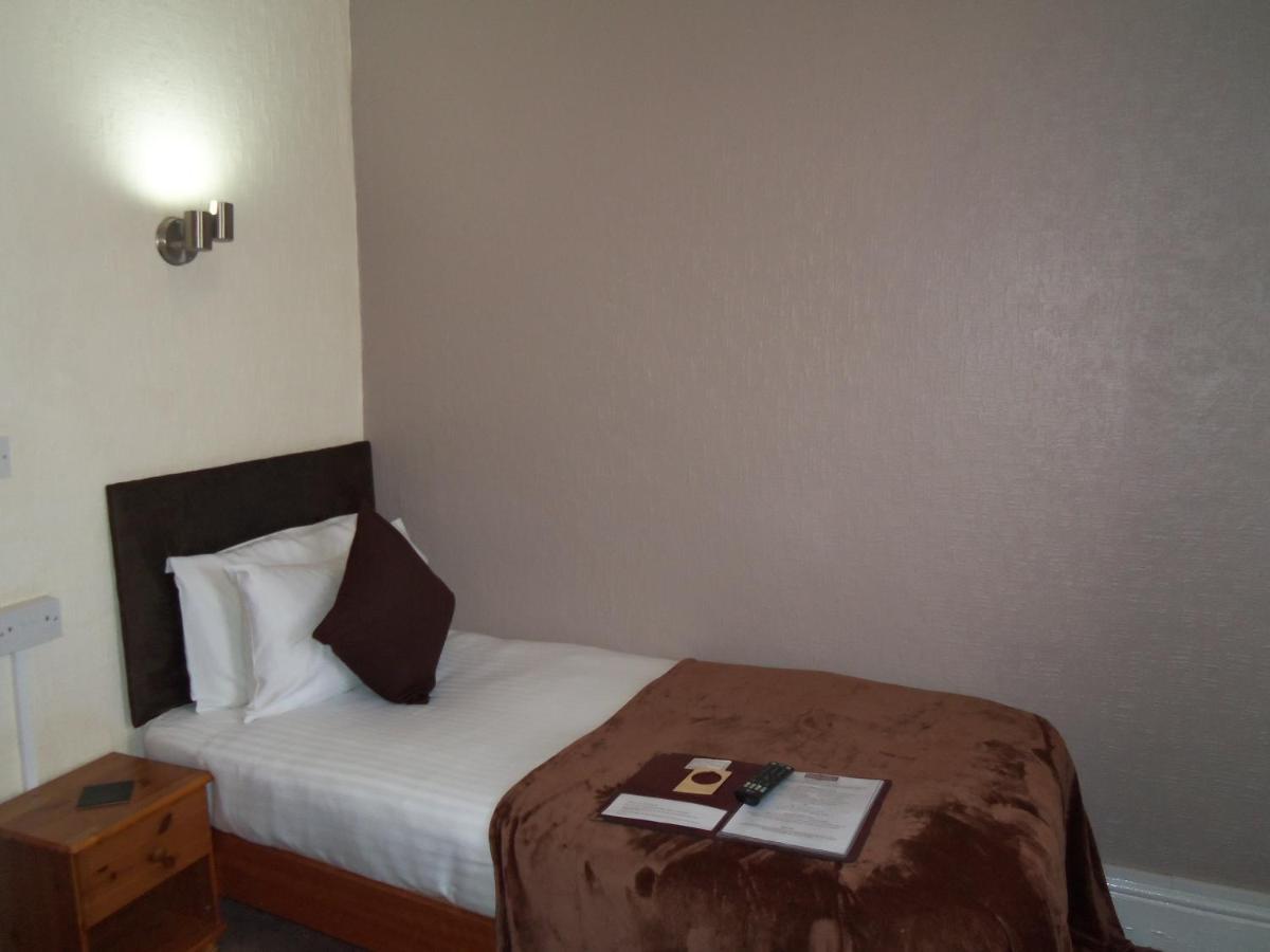 Standard Single Room Private Bathroom