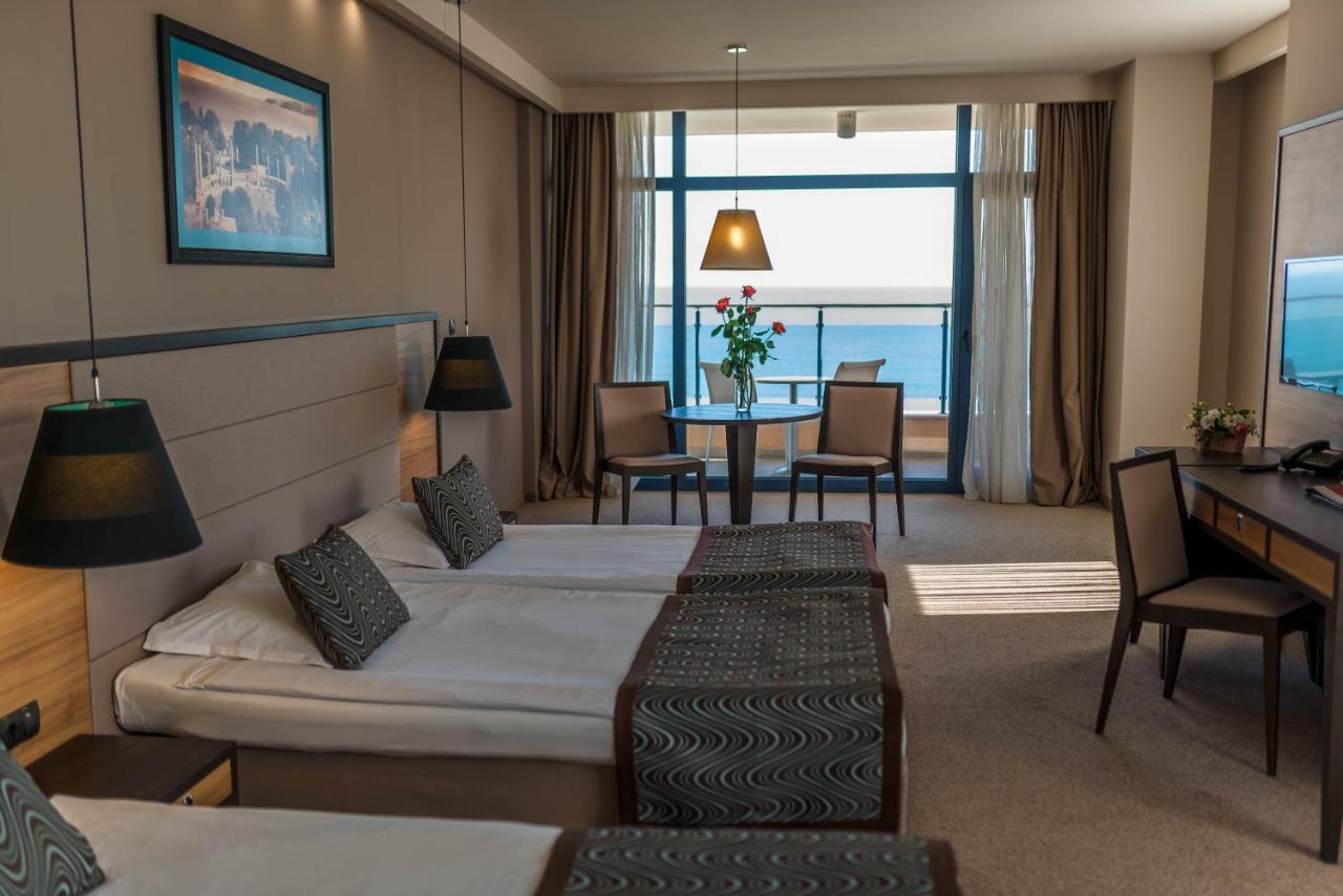 Family Room Side Sea View