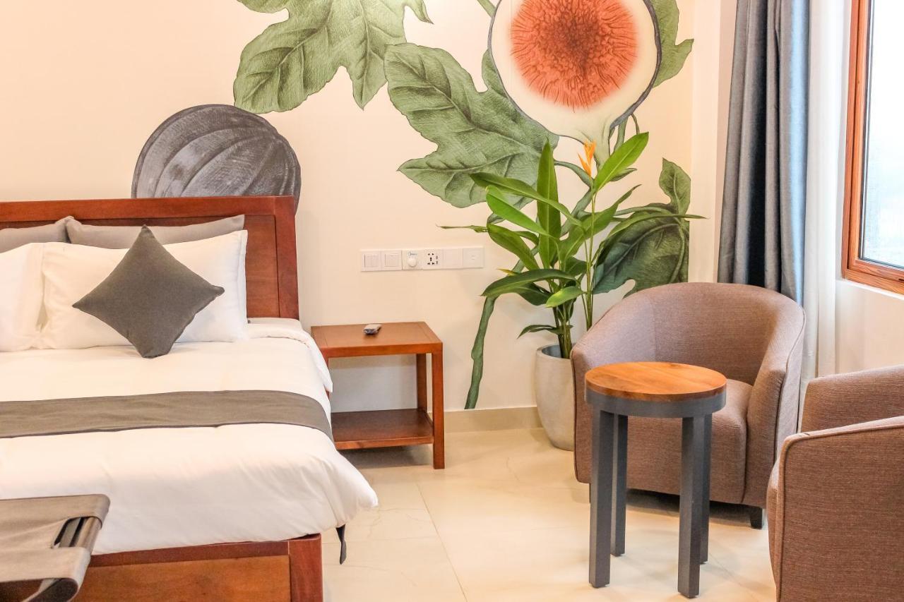 Superior King Room with City View