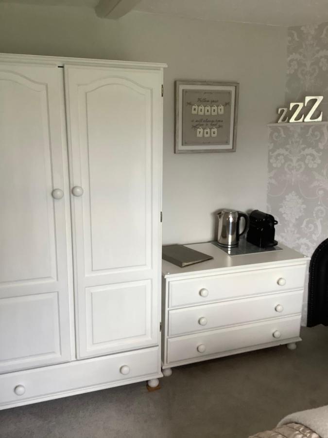 Double Room Private External Bathroom