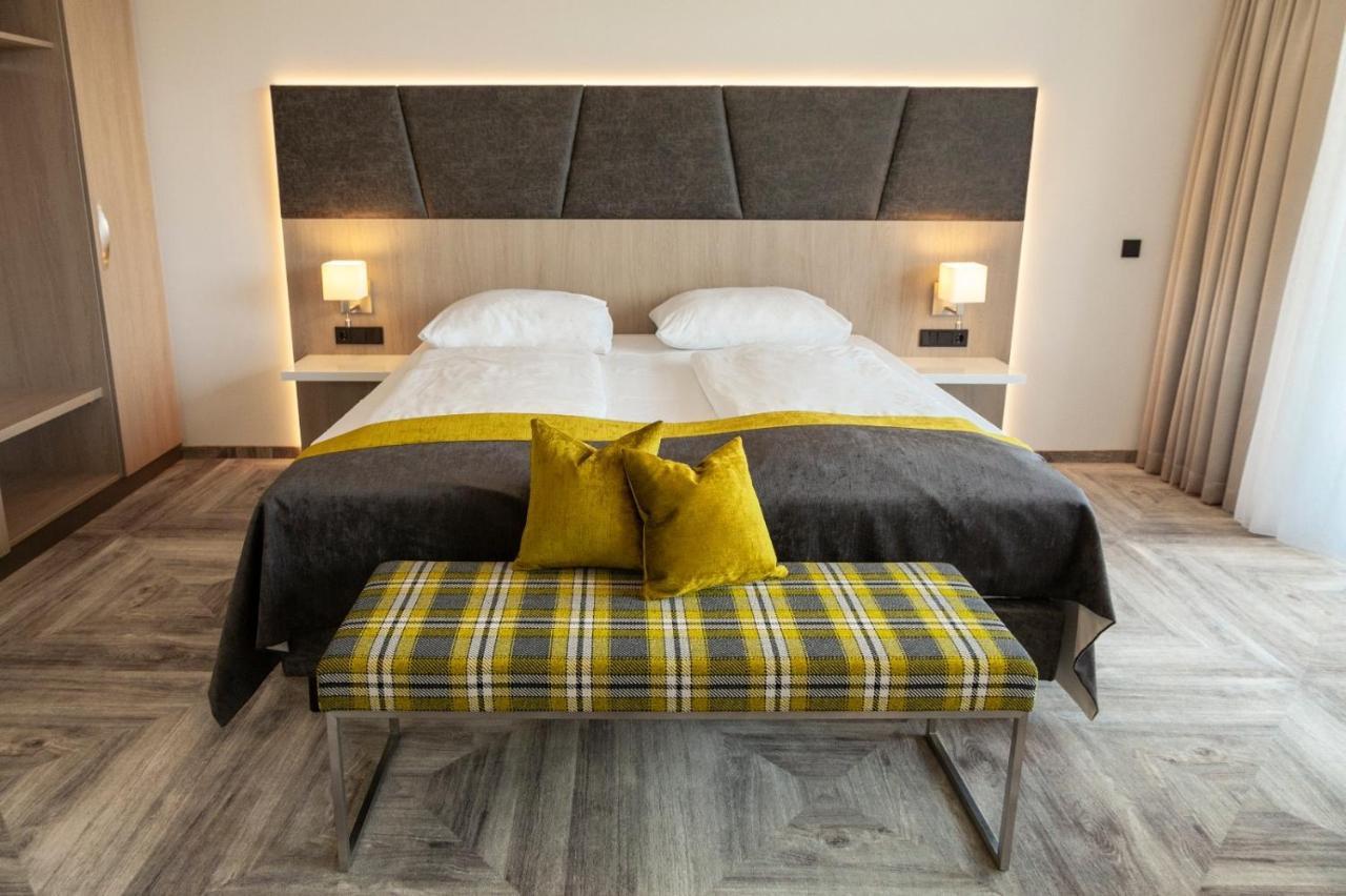 Superior Doppelzimmer mit Straßenblick