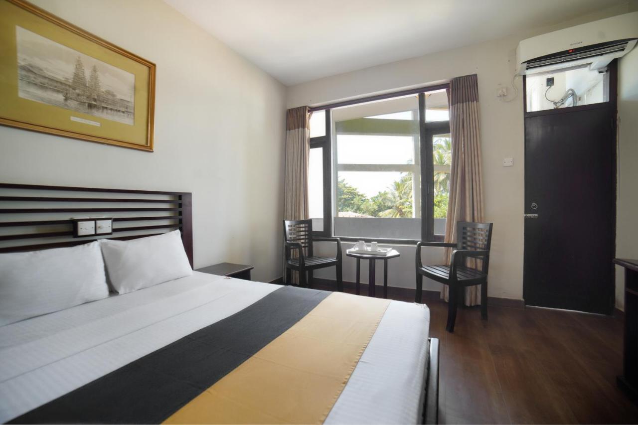 Deluxe NON OCEAN Sea View Room on Food & Beverage