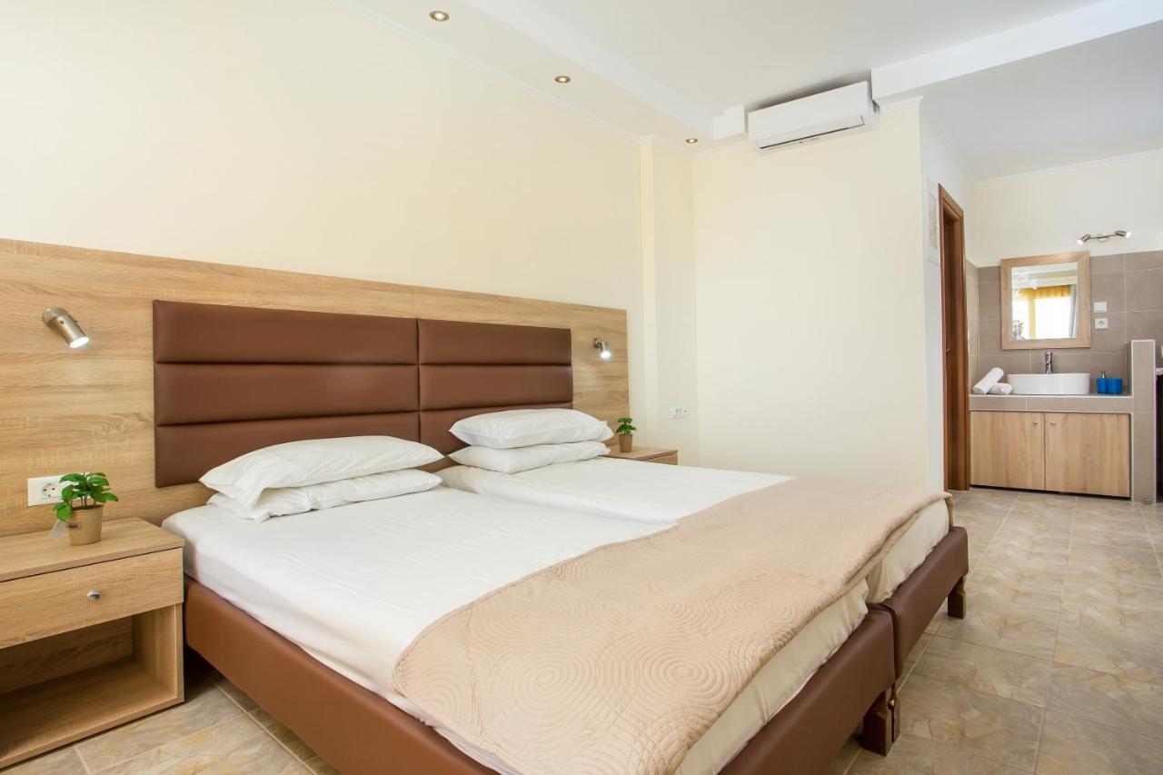 Twin Room with Private Bathroom