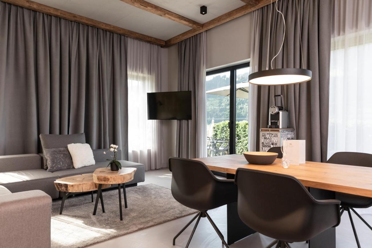 Superior Apartment mit Terrasse und Whirlpool-Badewanne