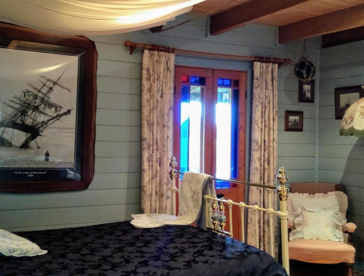 Captains One-Bedroom Cottage