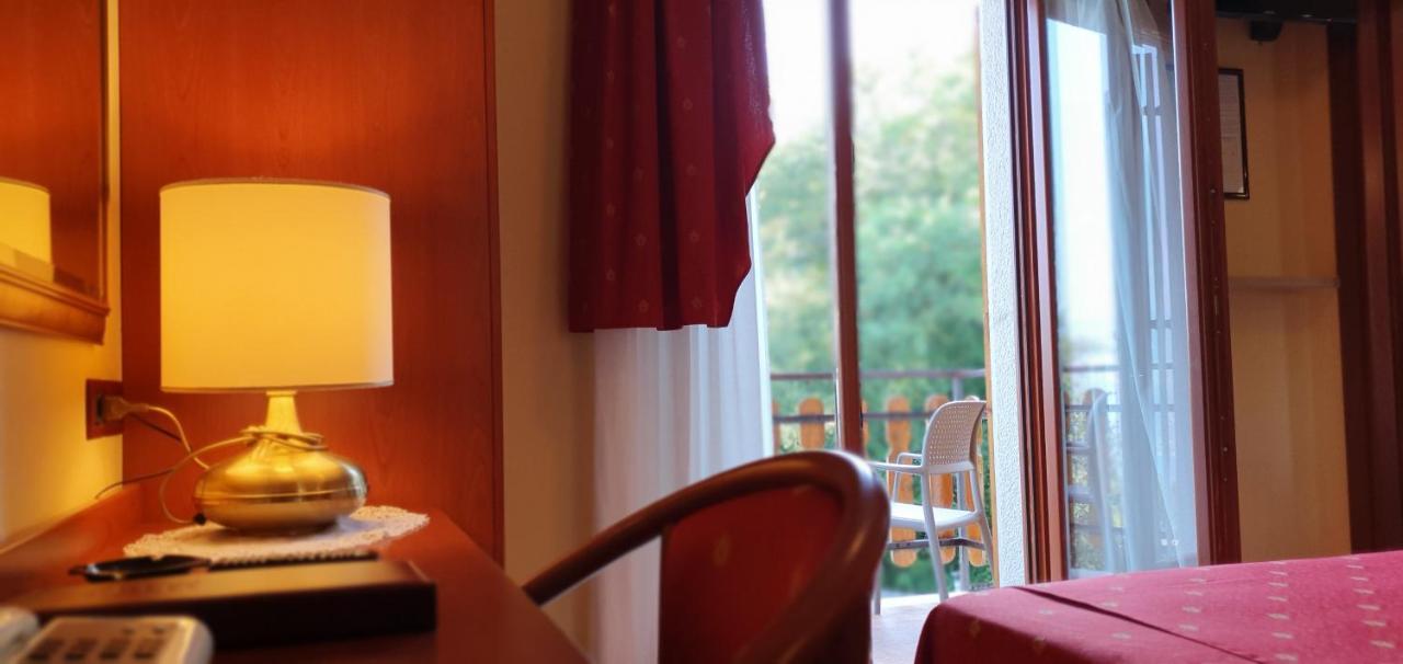 Doppelzimmer mit Balkon