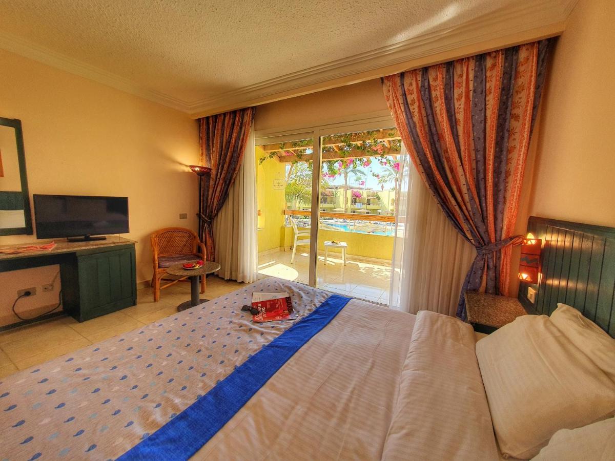Standard Pool View Room