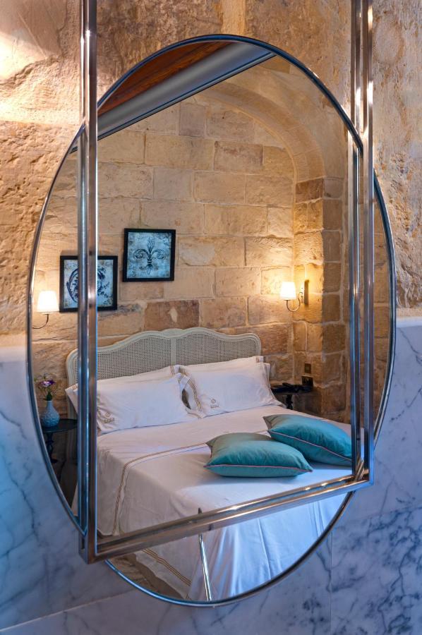 Studio met Queensize Bed - Geschikt voor Mensen met een Lichamelijke Beperking