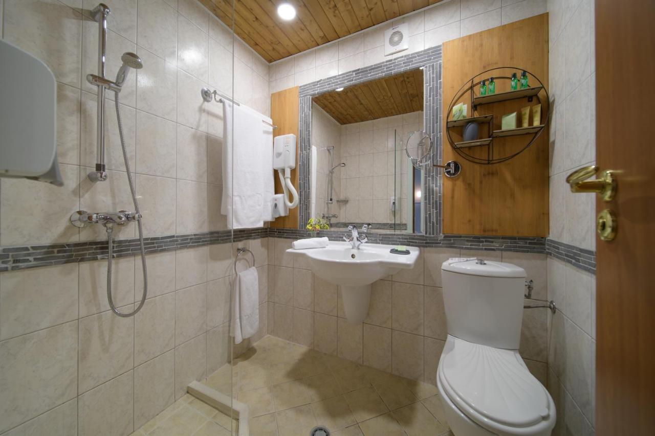 Familienzimmer mit Balkon (2 Erwachsene + 1 Kind) - kostenfreier Parkplatz