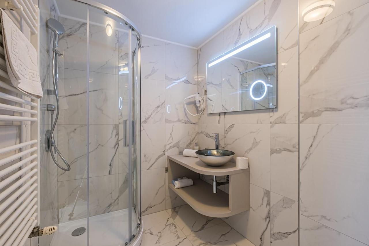 Habitación Doble Deluxe con vistas parciales al lago - 1 o 2 camas