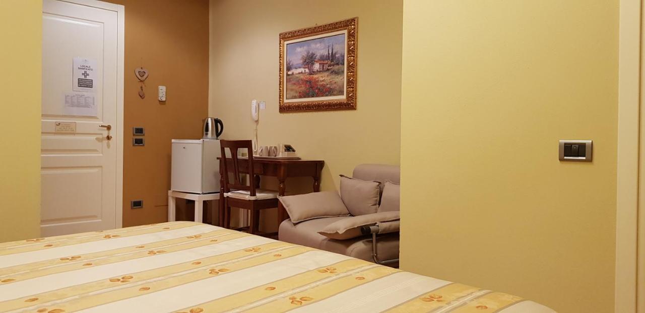 Deluxe Room,1022115421:JPEG
