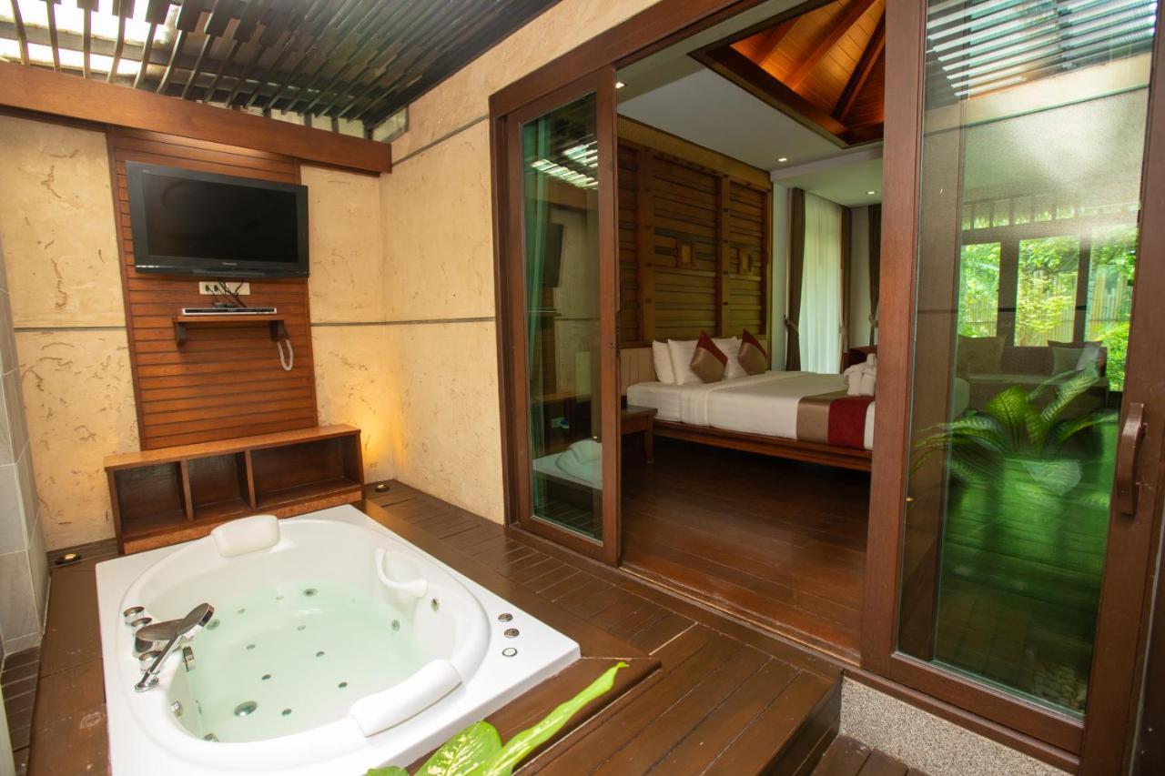 Jacuzzi Villa