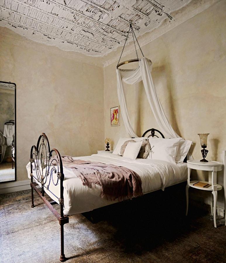 Attic Antique,1026560773:JPEG