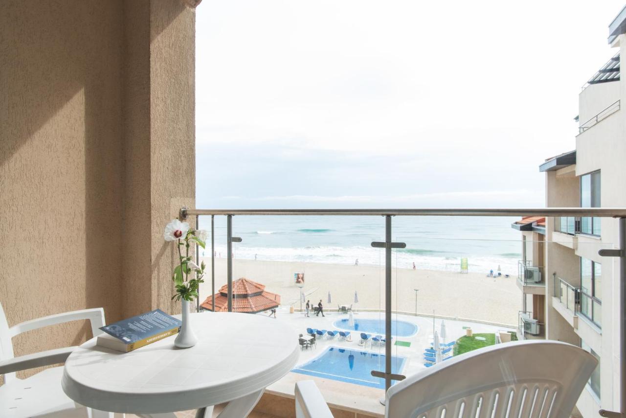 Two-Bedroom Apartment Sea View