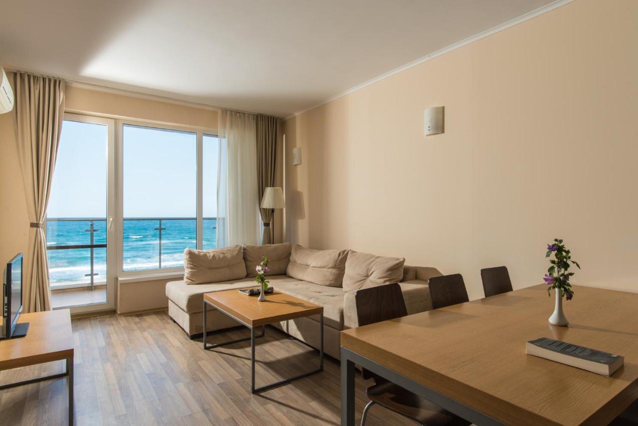 Two-Bedroom Apartment Exclusive Sea View