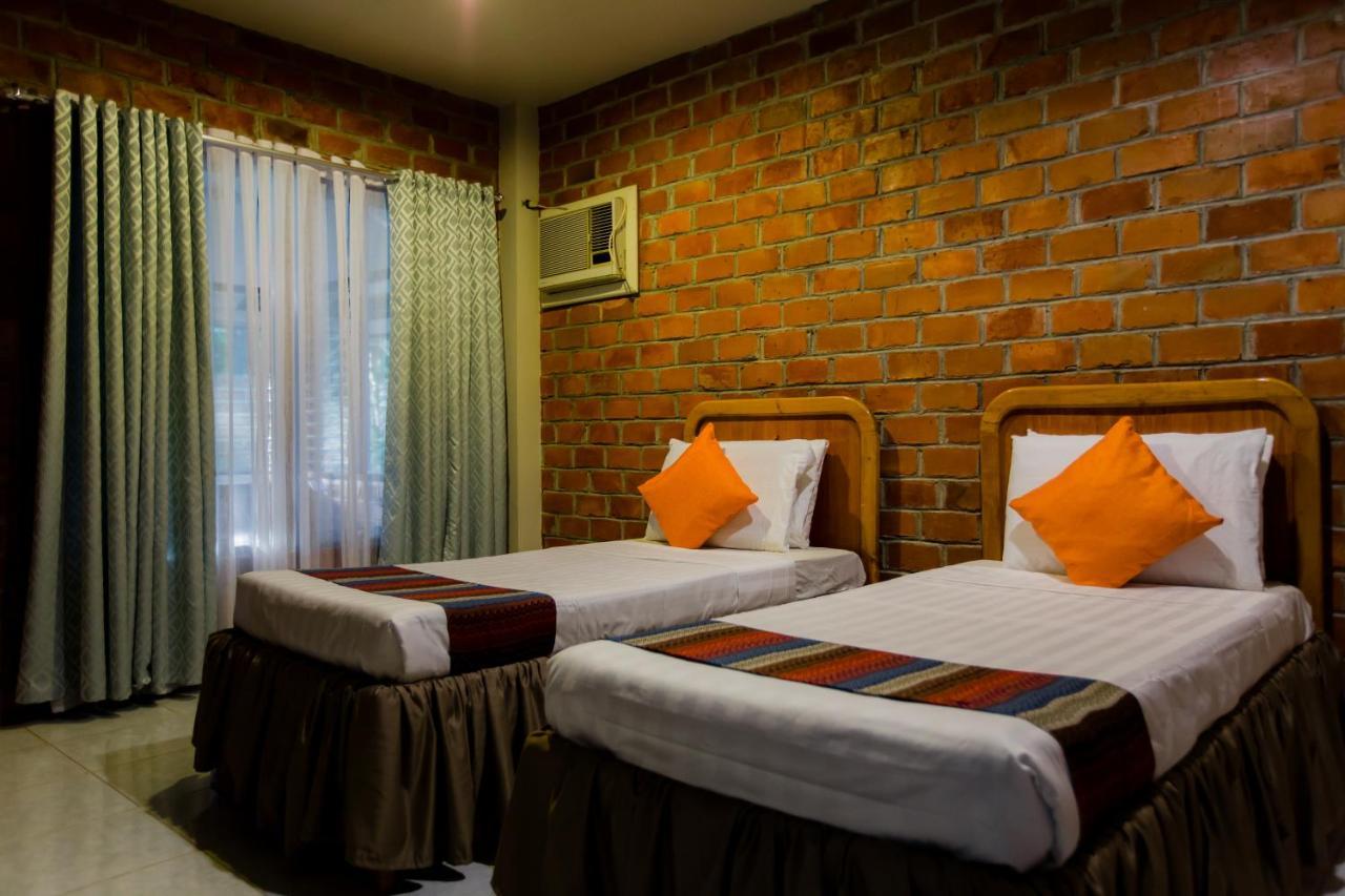 Deluxe Queen Room with Two Queen Beds