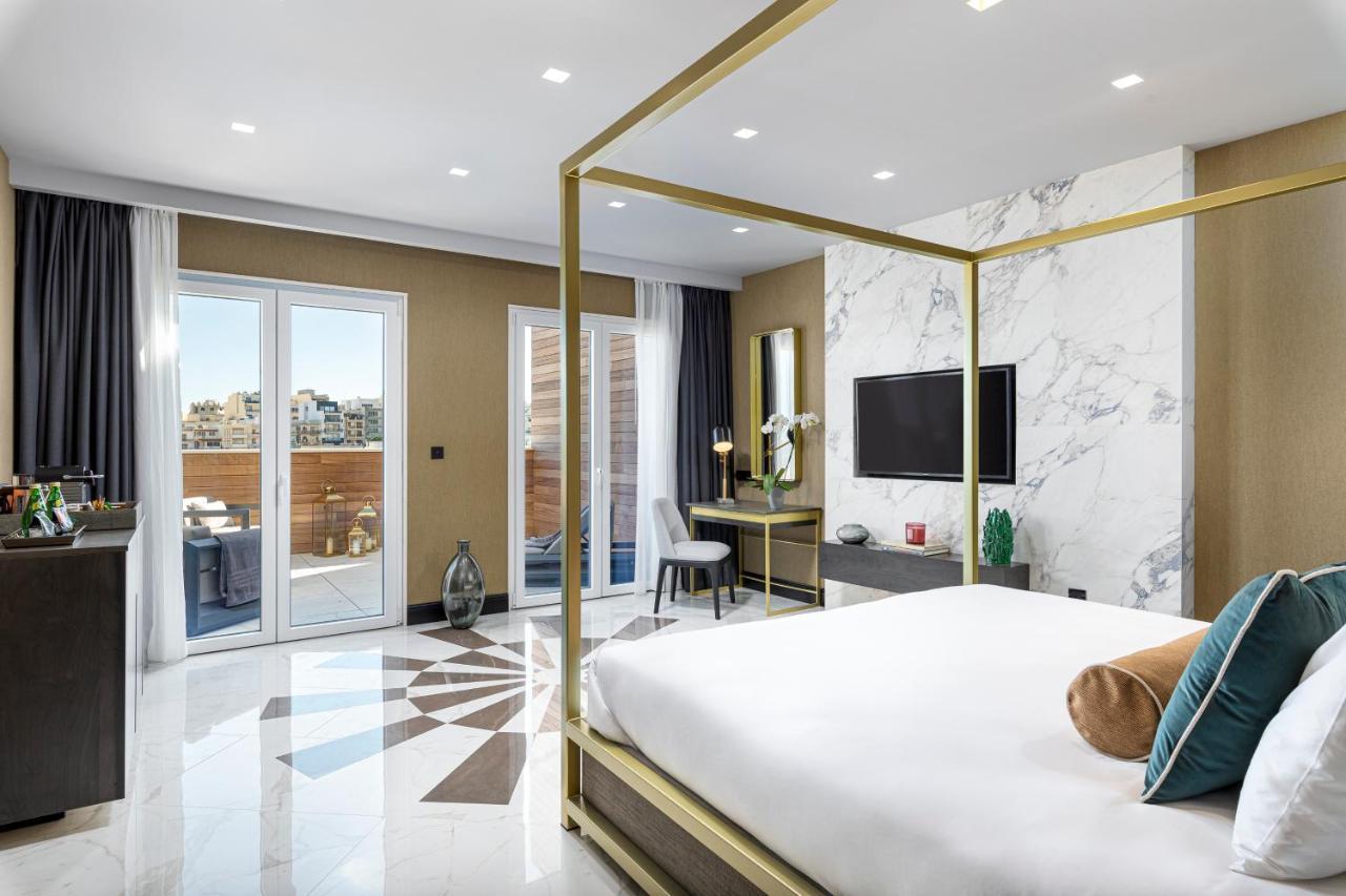 Suite with Side Seaview & Hot Tub