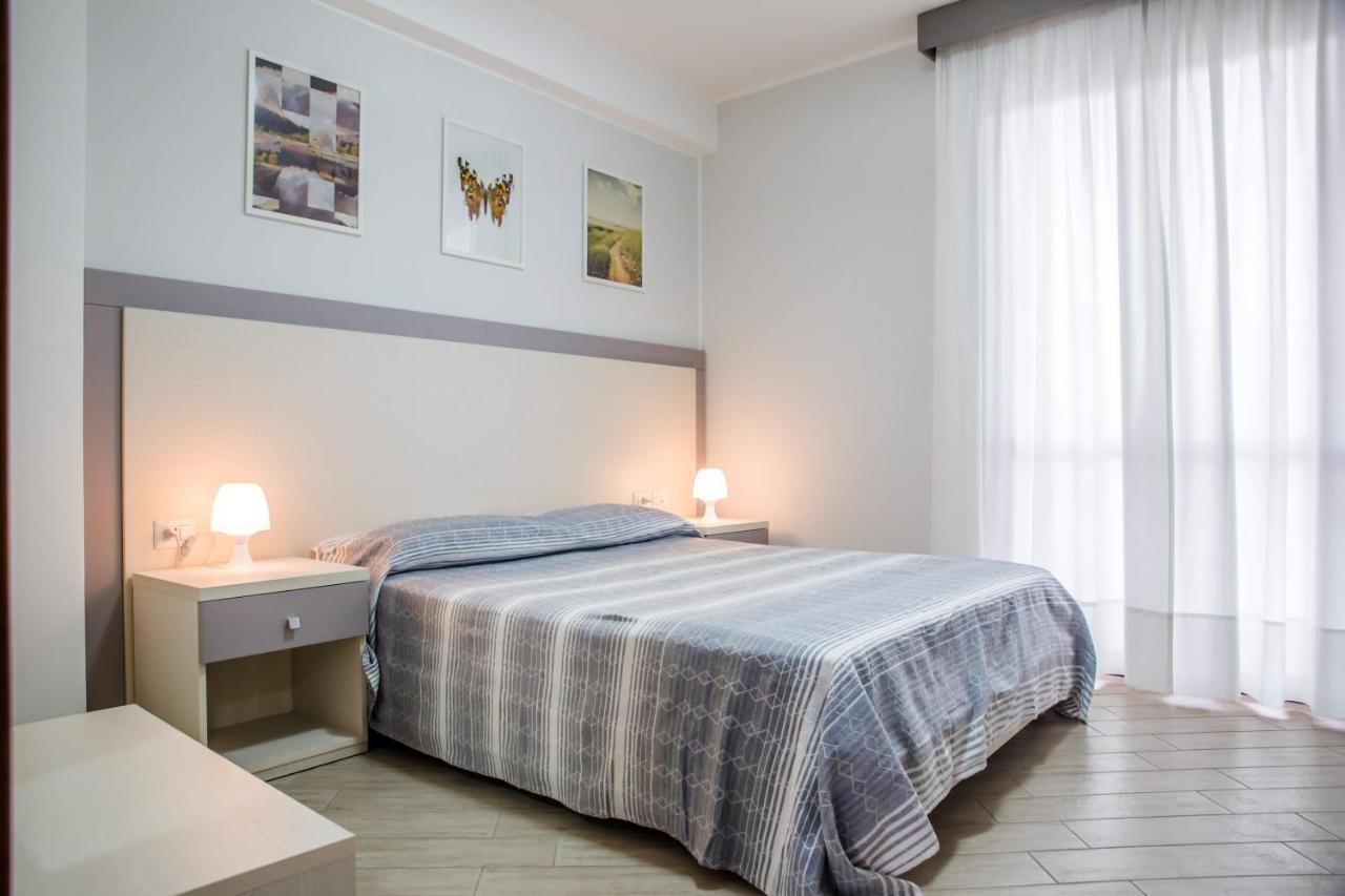 Two-Bedroom Apartment,1033644797:JPEG