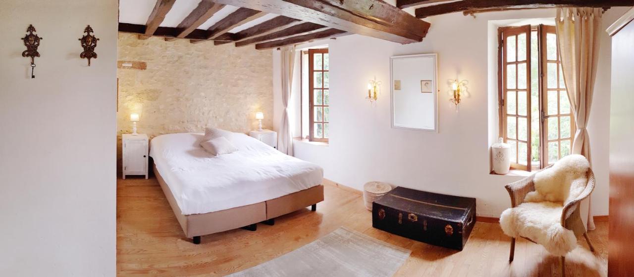 Vierpersoonskamer met Gedeelde Badkamer