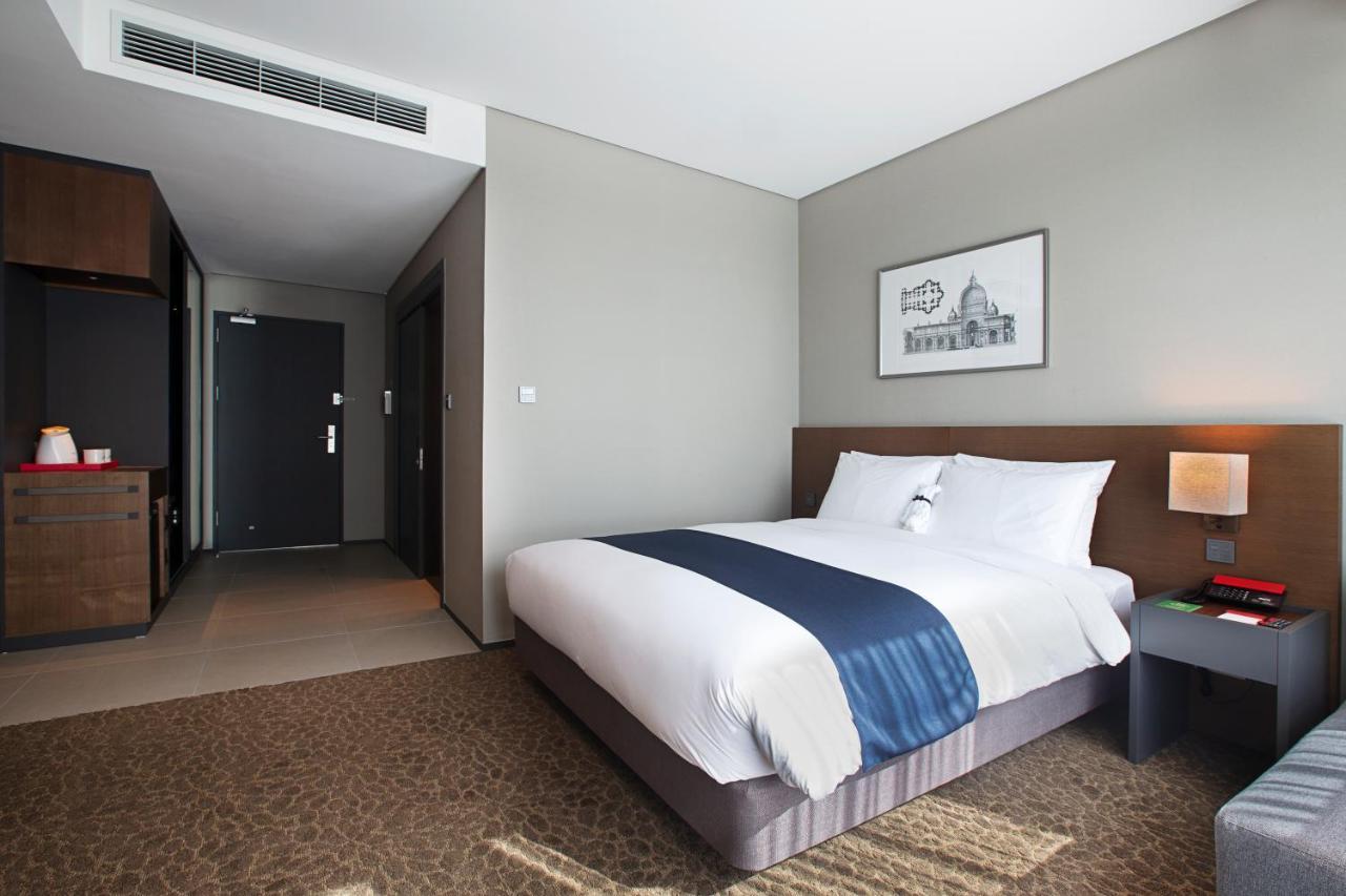 Standard Double Room with City View