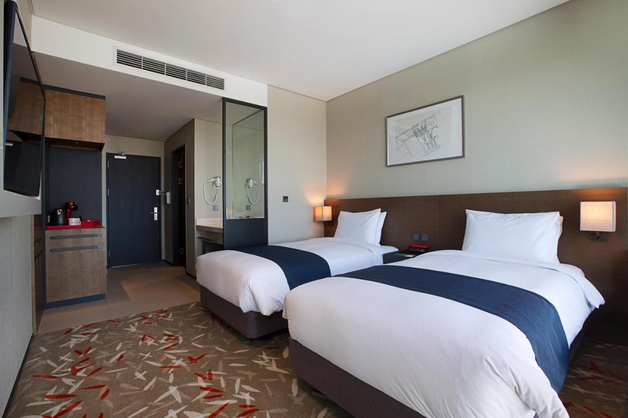 Standard Twin Room with Sea View