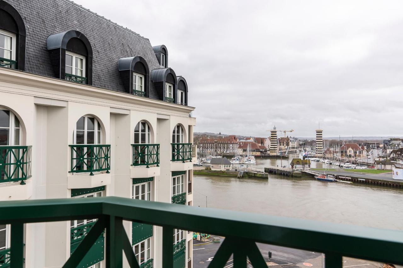 Double room harbor view