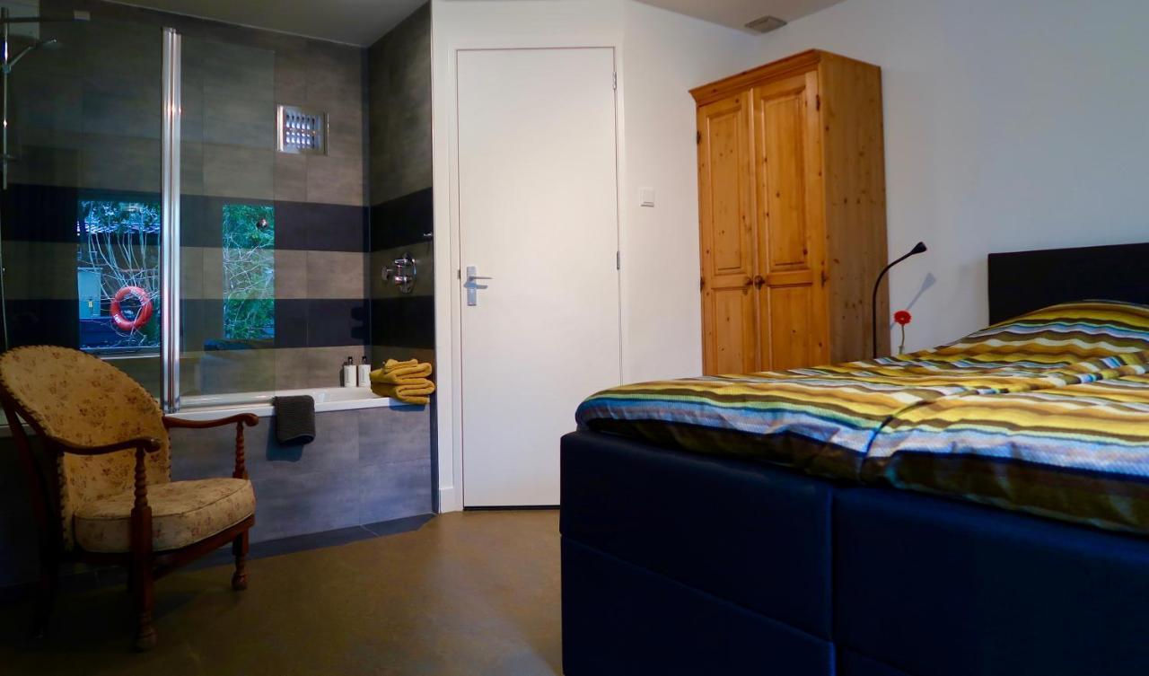 Deluxe Double Room Bath