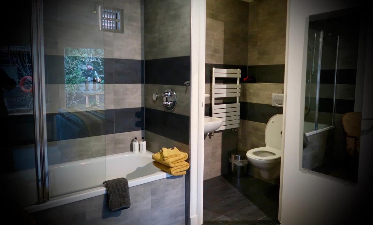Deluxe Double Room Bath
