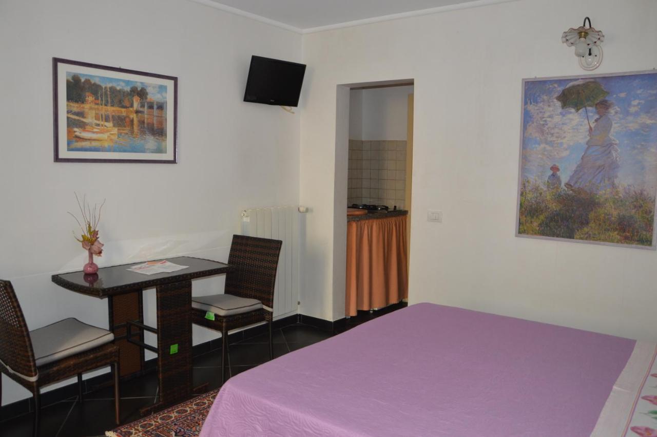 Double Room,1054719499:JPEG