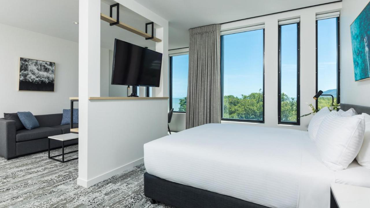 Deluxe Hotel Room No Housekeeping
