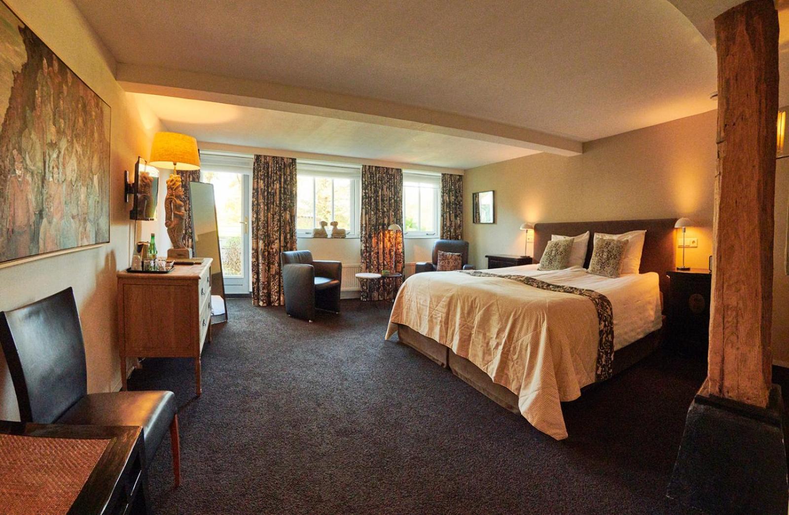 Deluxe Double Room Bath