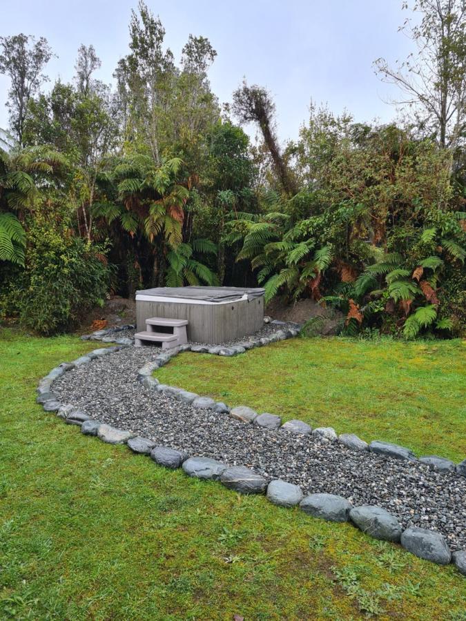 Rowi holiday house hot tub