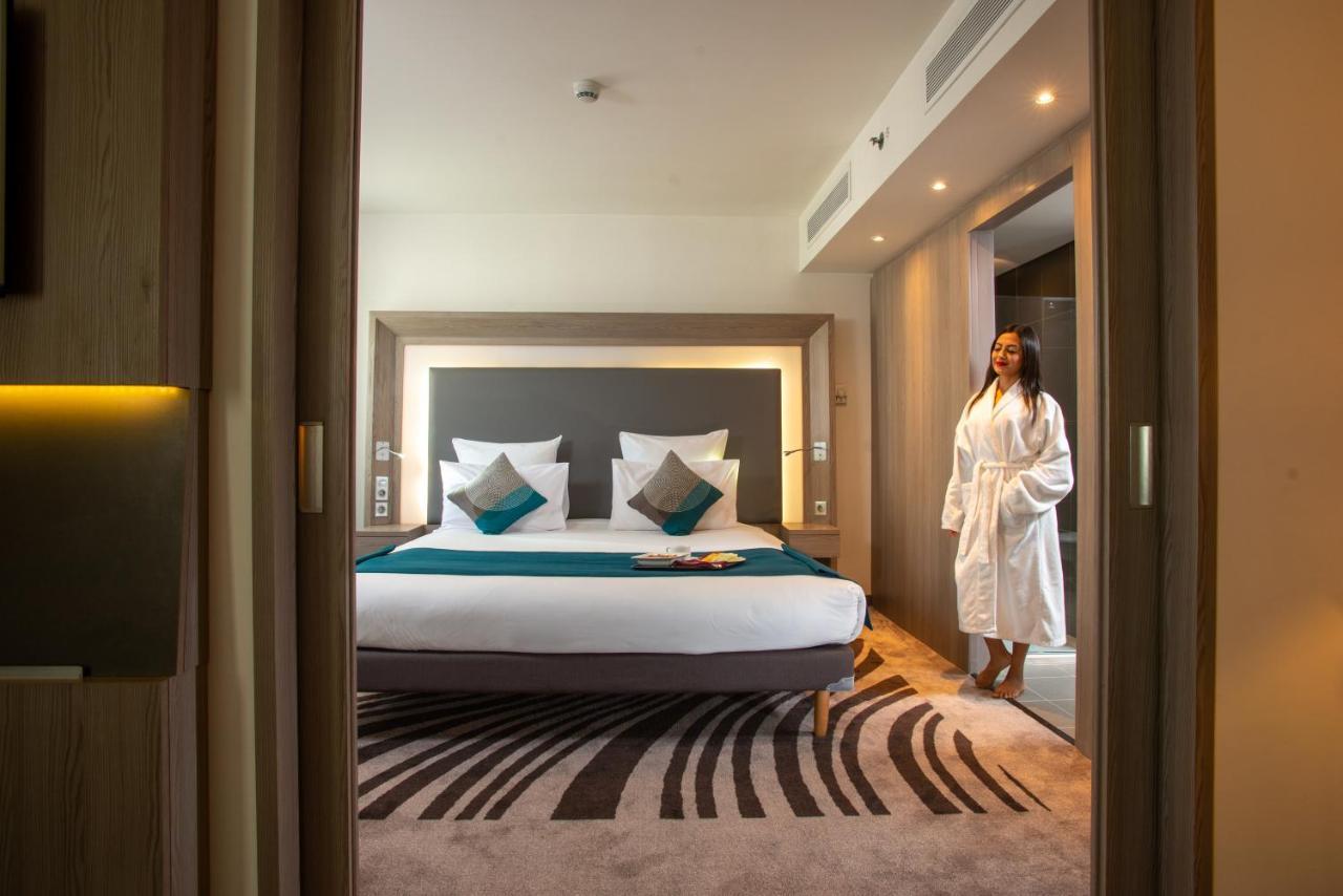 Superior King Suite