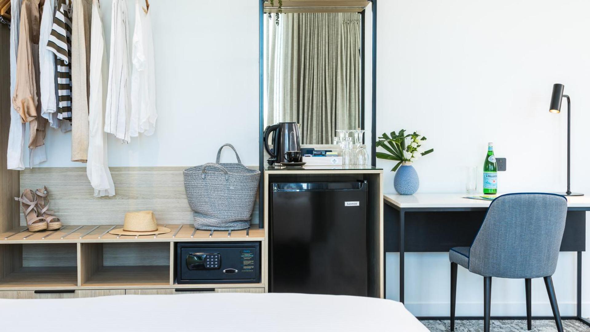 Deluxe Hotel Room No Housekeeping