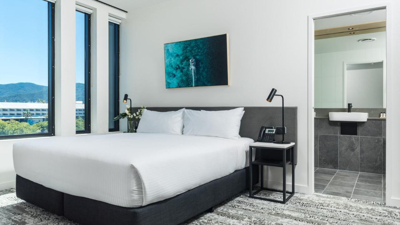 Deluxe Hotel Room No Housekeeping