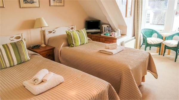 Twin Room with Shower