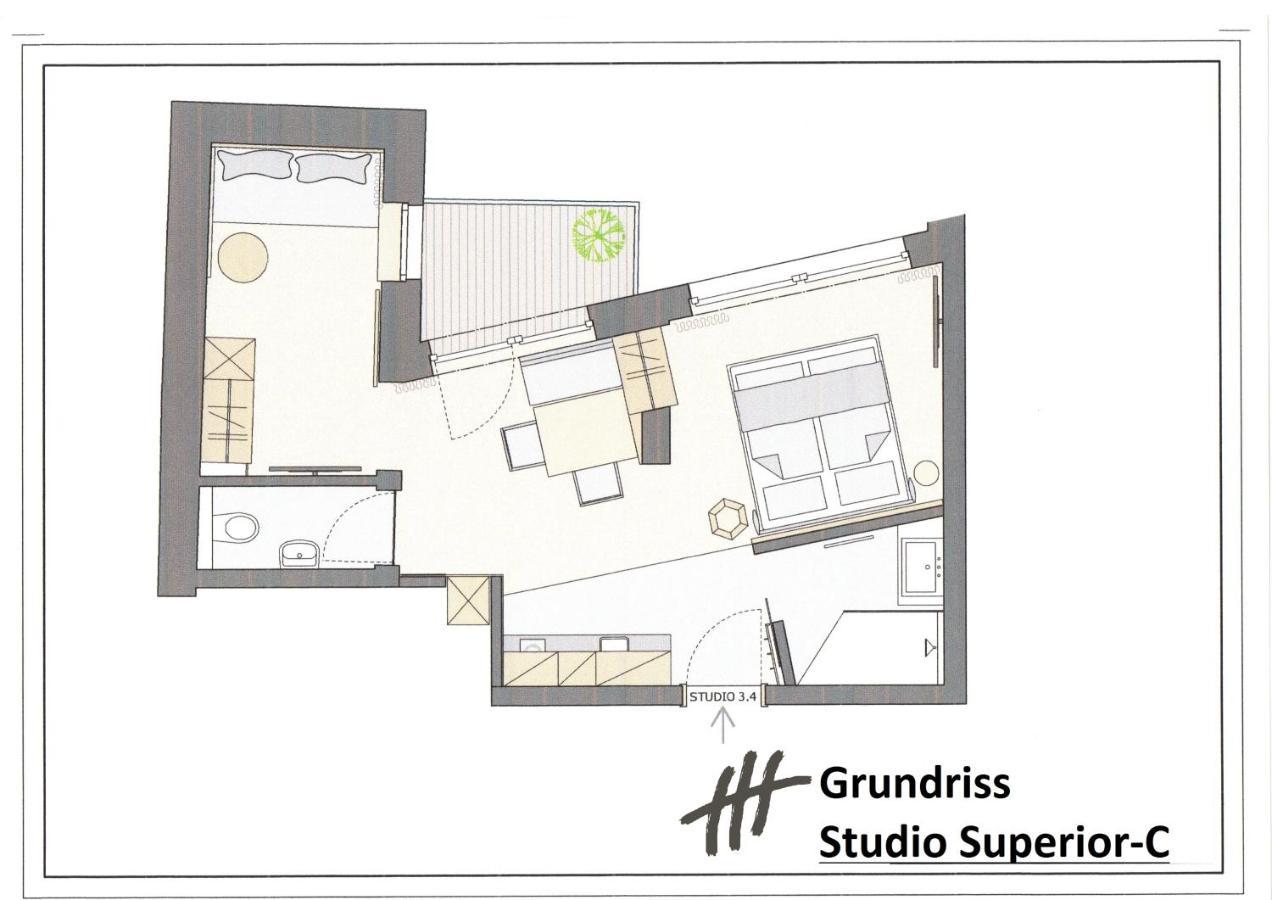 Superior Studio,1079233390:JPEG