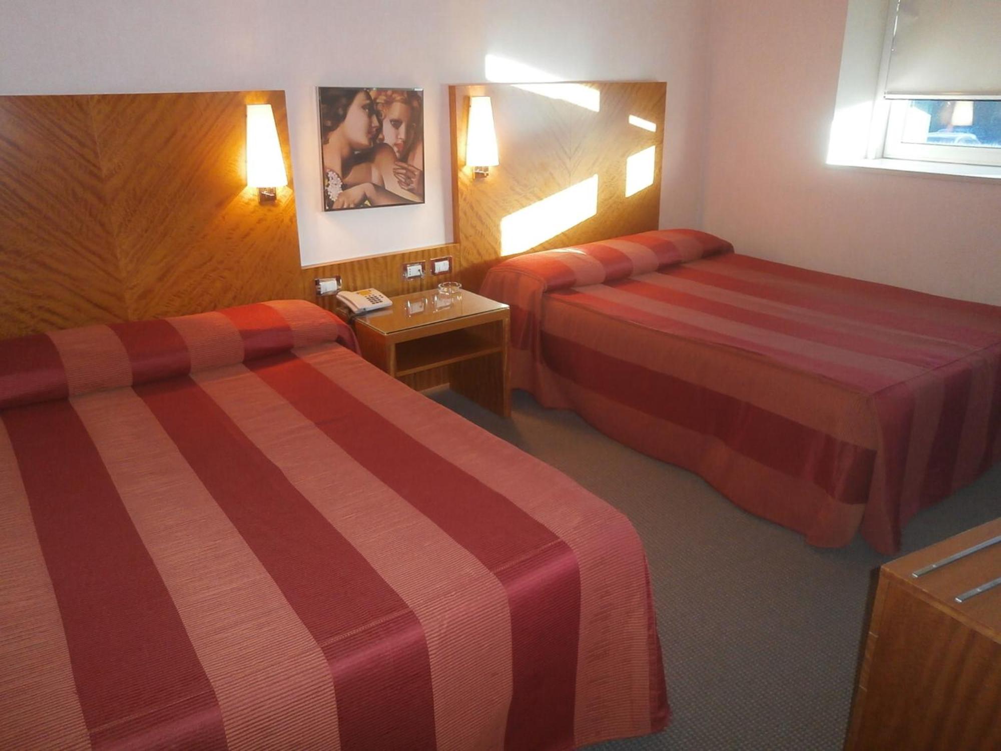 Twin Room,123151660:JPEG