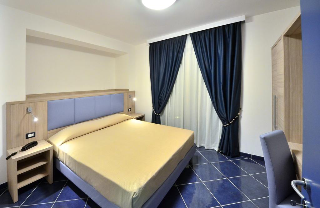 Flexible Room,981755923:JPEG