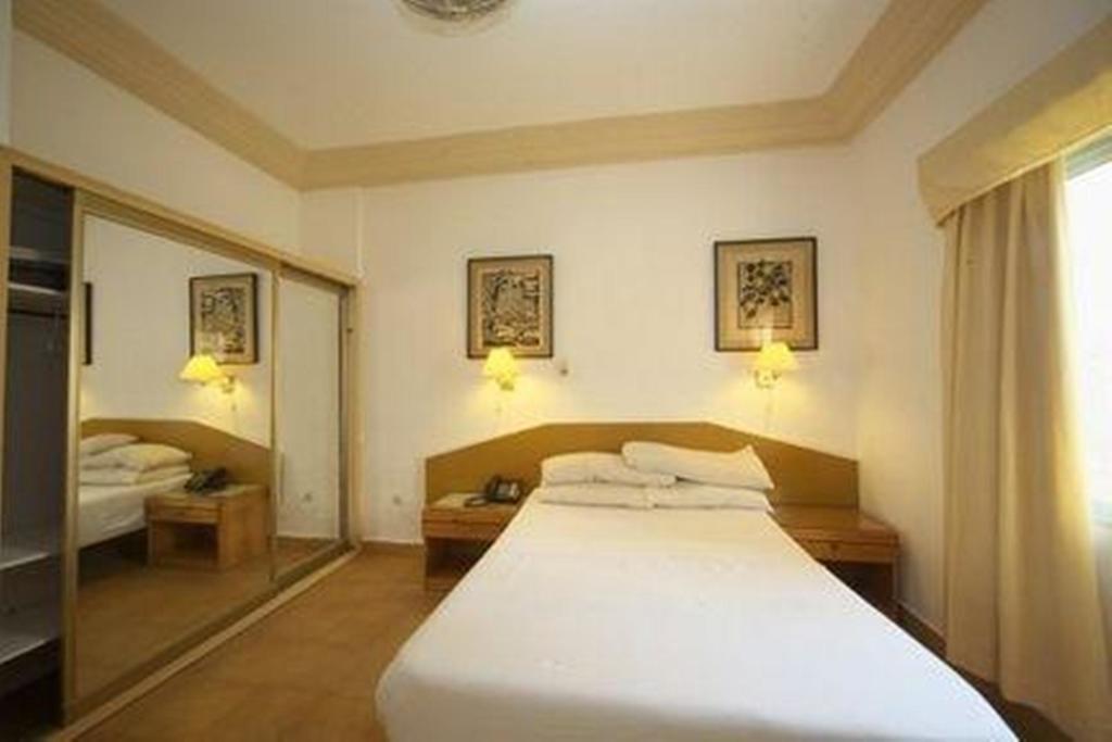 One Bedroom Apartment