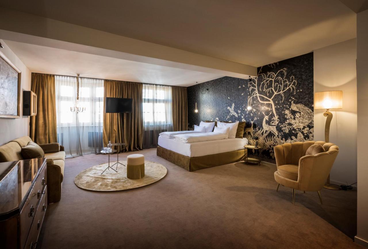 Suite Golden Roof