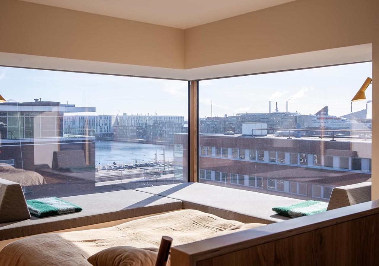 Tower Deluxe Suite 50m2 Middle Floor