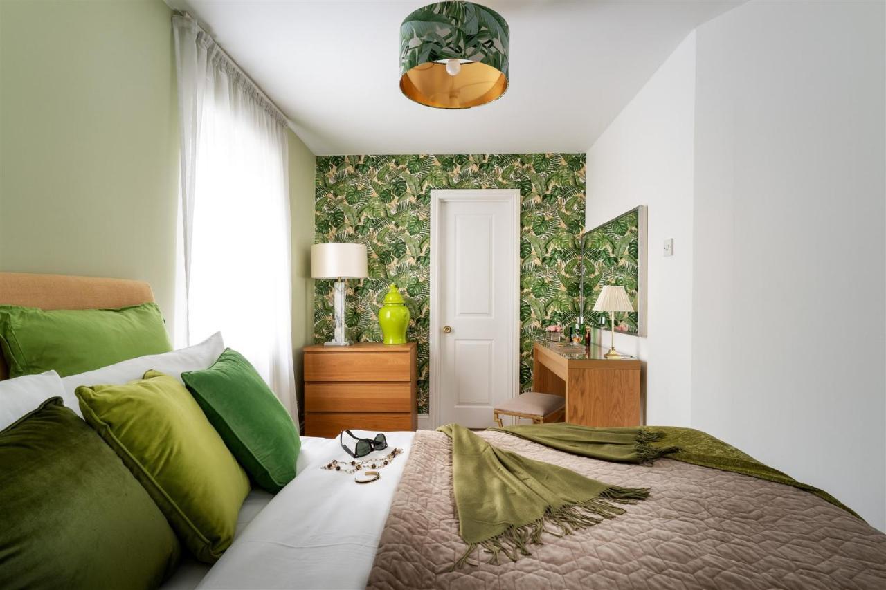 Superior One-Bedroom Apartment with Balcony