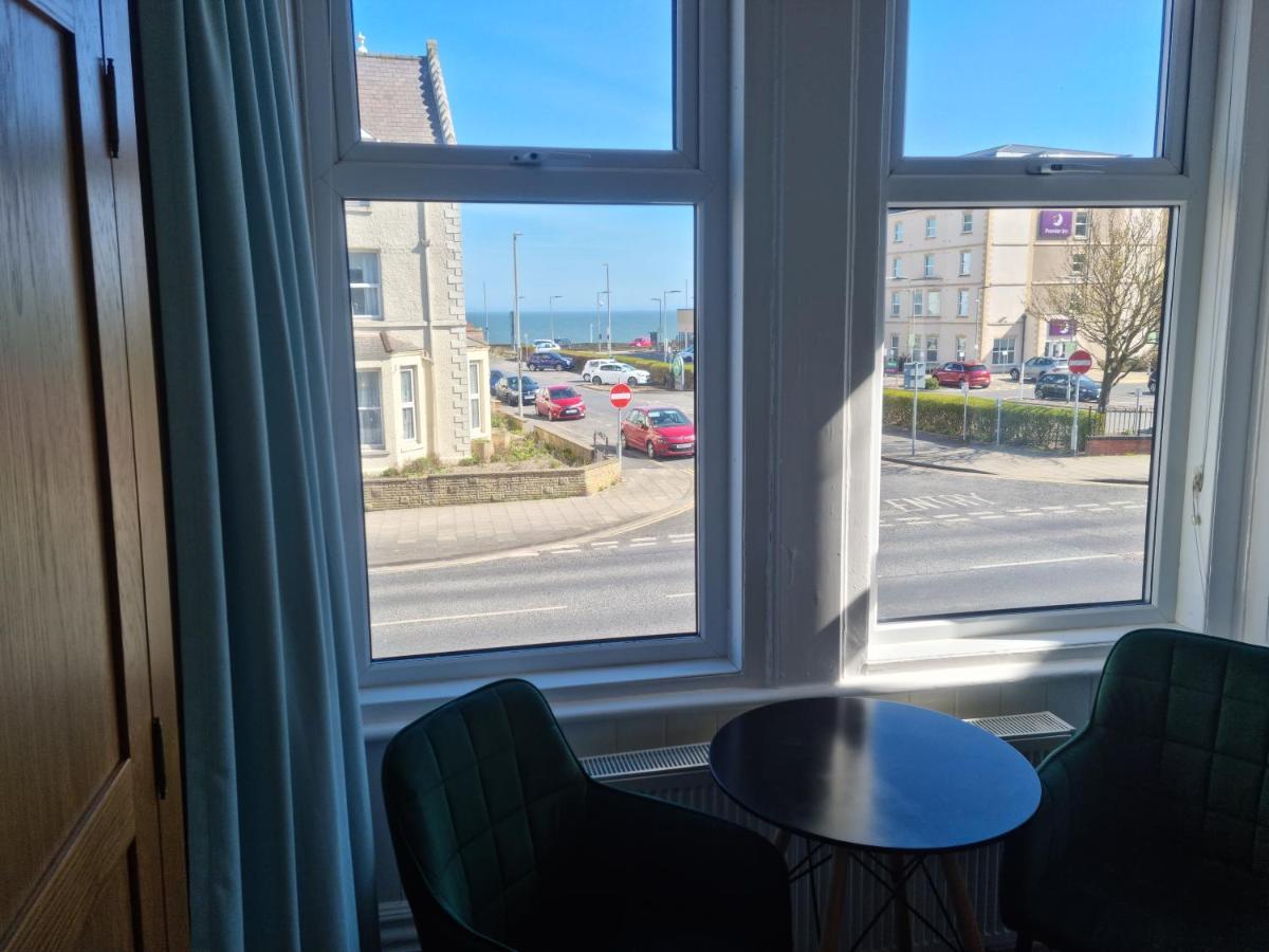 Deluxe Double Room with Side Sea View