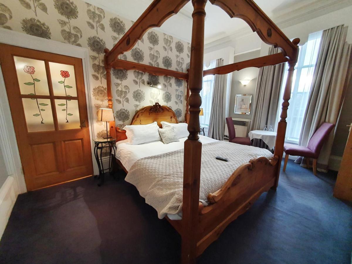 Double Room with Four Poster Bed