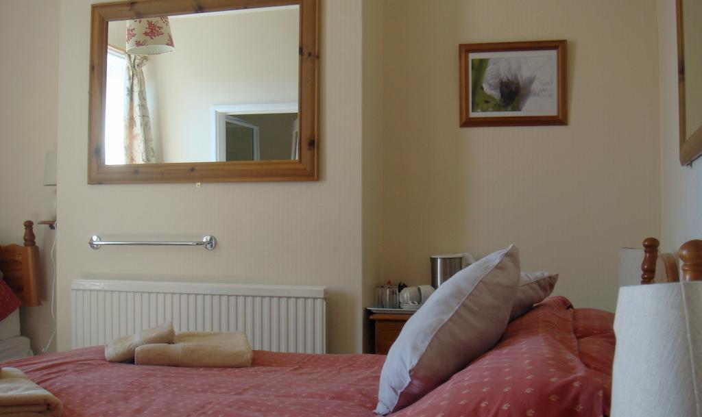 Family Room with Shower - Room 2