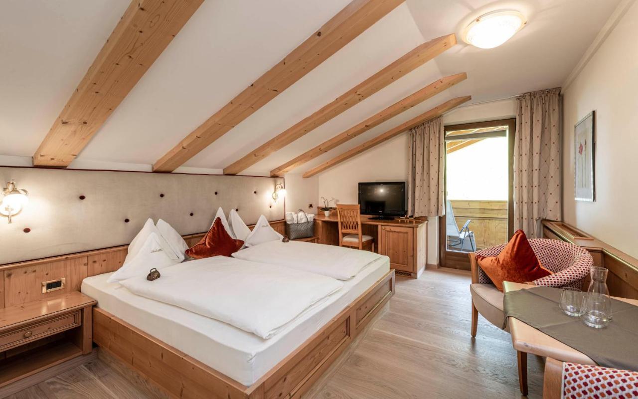 Standard Double Room,1589152898:JPEG