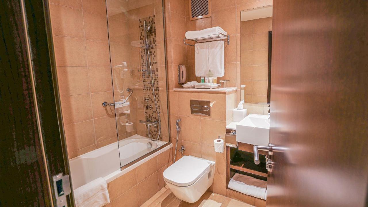 One Bedroom Apartment with Kitchenette