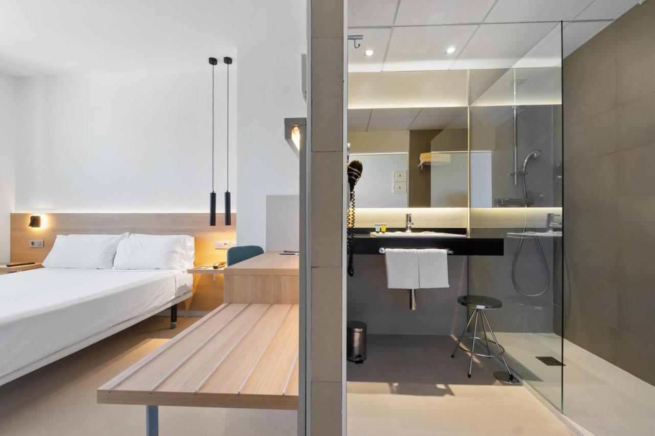 Deluxe Room (1-2 Adults) with tea facilities